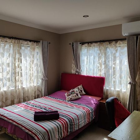 Monique'S Rose Room Prvt Bthrm Ac Tv Όκλαντ Δωμάτιο φωτογραφία
